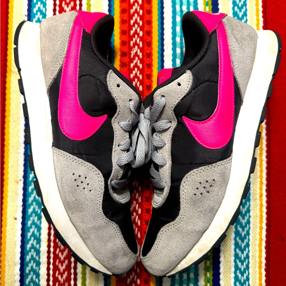 Nike MD Valiant CN8558-014 Sneakers Size 4.5Y, No Box